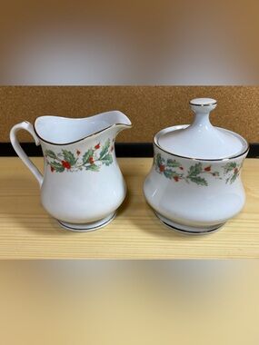 China Pearl Fine China Noel Sugar Bowl Lid Creamer Cup 2 Piece Set Vintage Holly